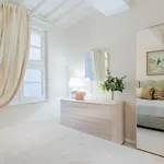 Apartment The Silk Thread