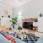 The Silk Thread Apartment Lucca