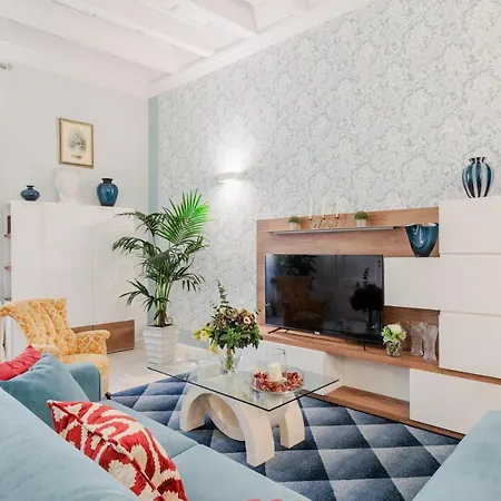 The Silk Thread Apartment Lucca